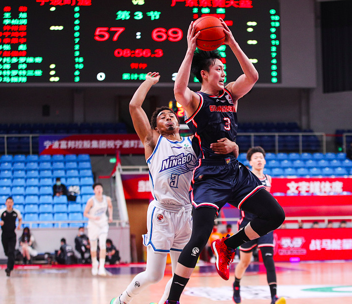 关于今夜突围战来临，葡萄牙体育围绕CBA常规赛迎来里程碑，媒体盛赞，更衣室氛围转暖的信息